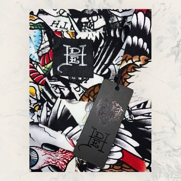 NWT Ed Hardy Battle Skull Tattoo Art Print Button Up Short Sleeve Shirt Medium - Picture 3 of 4